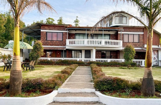 Emerald Villa