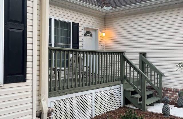 Emergency crews this is for you. 2 bedrooms with shared bathroom.