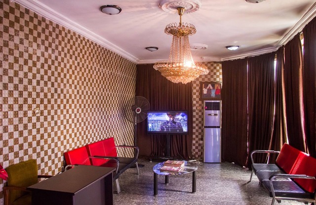 Emglo Suites