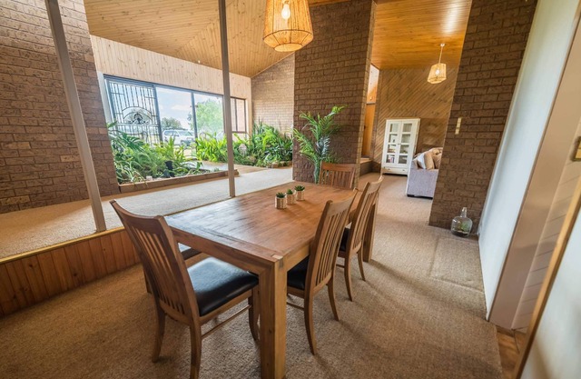 Emohruo Downs Luxury Retreat on 80 Acres