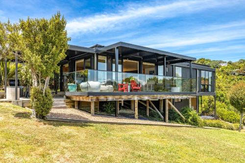 Empire Views, Oneroa - Be My Guest Waiheke