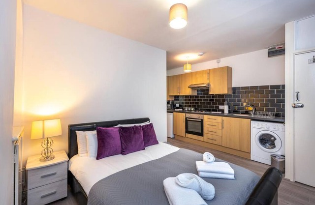 En-suite Apartment, Fully Equipped Kitchen
