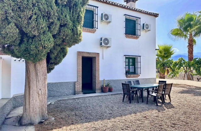 Encantador Cortijo La Emiliana a 5 minutos del centro