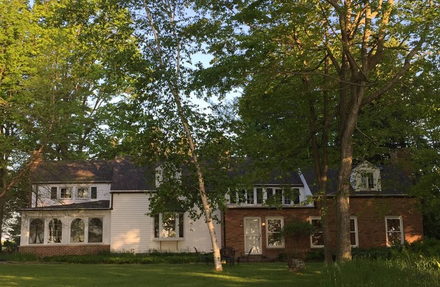 Enchanted Lake Estate EN EL LAGO MICHIGAN / 3600sqft Inicio / 300 pies de Lake Bluff / 3 acres