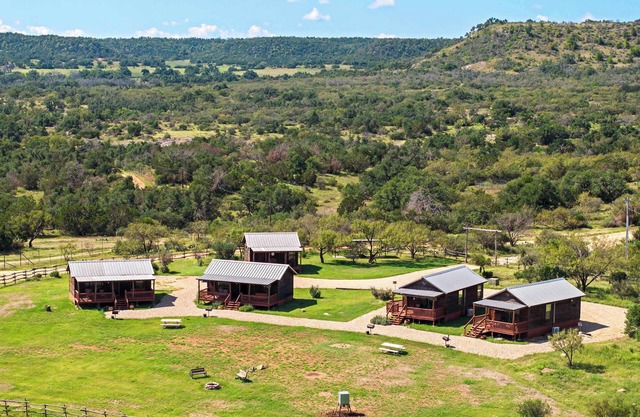 Enchanted Rockview Cabins - 6 beds | Firepit