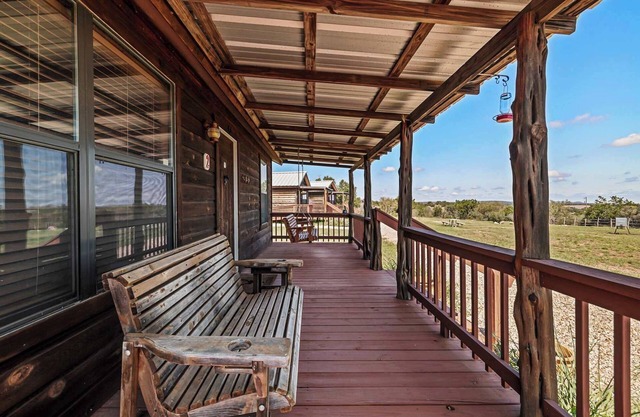 Enchanted Rockview Cabin 2 - King bed