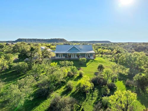 Enchanted Rockview House - 3 Bedroom-Firepit
