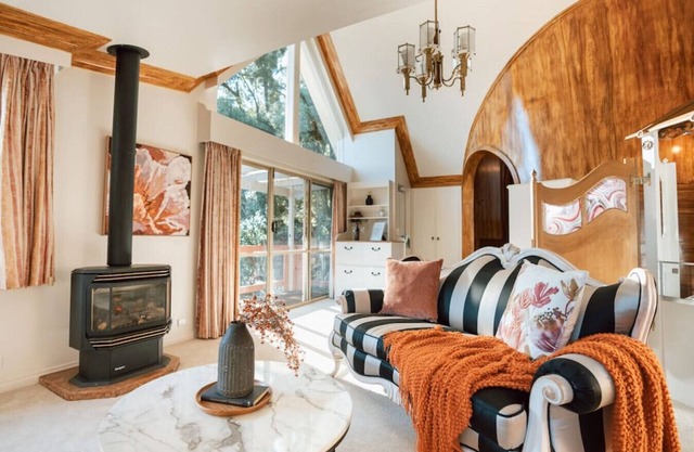 Enchanted Spa Hideaway with Serene Views: Romantic Nature Escape for Couples