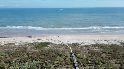 Enchanting 2-Bedroom Ground Floor Beach Condo at Cape Canaveral WiFi & AC