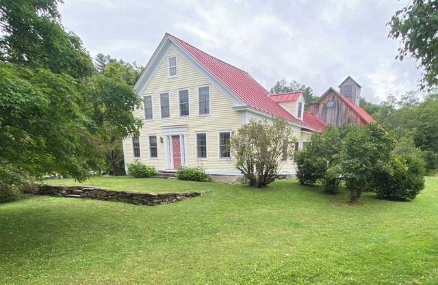 Enchanting 5-bedroom farmhouse in Landgrove