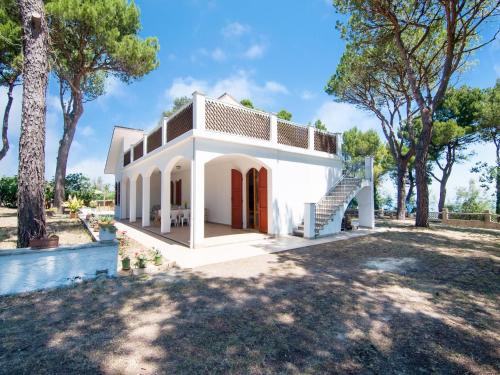 Enchanting Coastal with Views