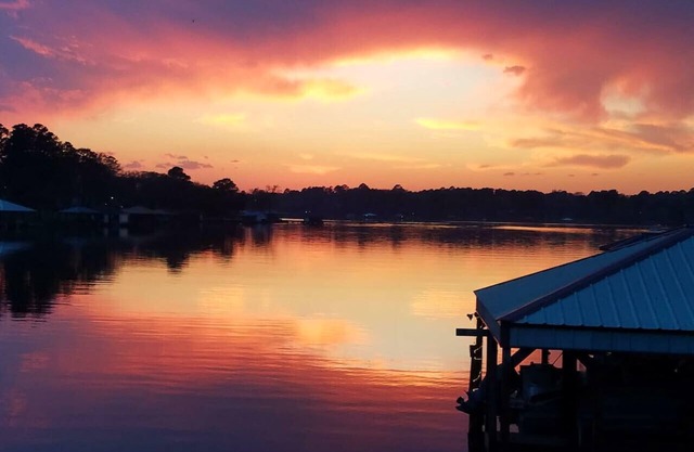 Enchanting Home-Away-From-Home Great memories start here!