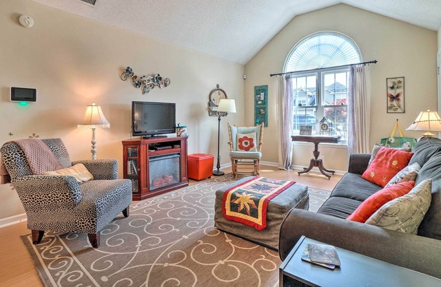 Enchanting Murfreesboro Cottage w/ Secluded Yard!