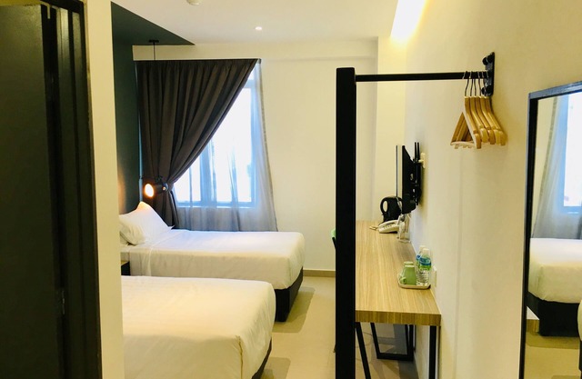 Enclave Business Hotel