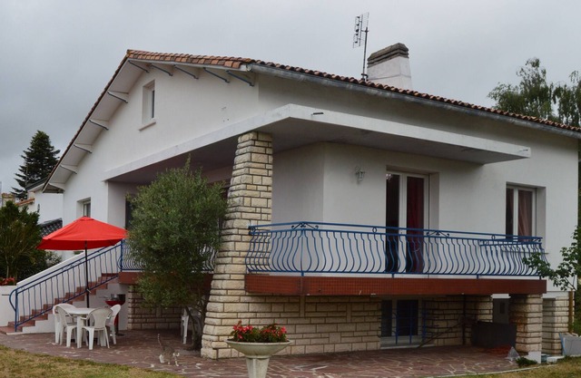 Casa de vacaciones cerrada situada a 5 km del mar.