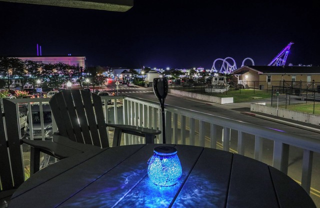 Corner Unit at the Inlet - 2 Blocks to the Boardwalk!