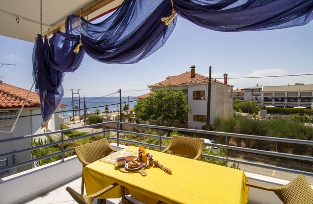 Endless Blue Apartment by Rentals Pro