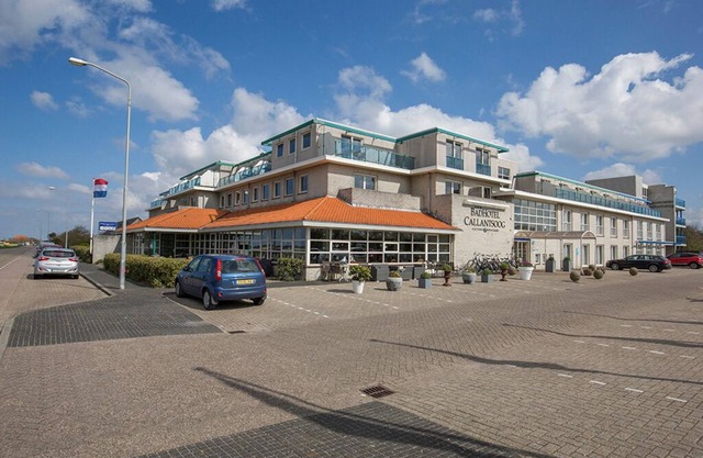 Endless Fun in North Sea | 2 Hidden Gem, Steps Away from Beach, Golf & Top Spots