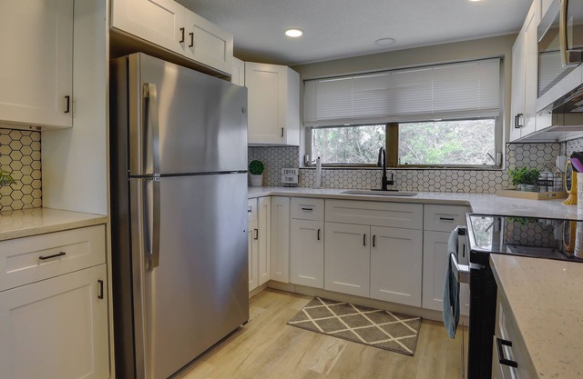 Englewood Vacation Home w/ Screened Porch!
