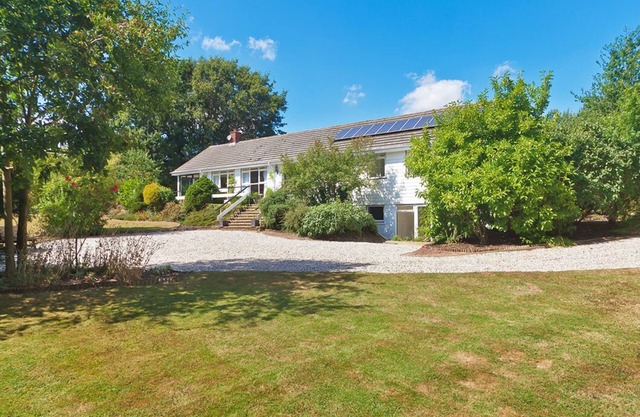 English Countryside Retreat: Sleeps 10