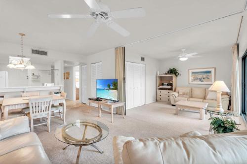 Enit Unit -Close to Elevator and Pool Views