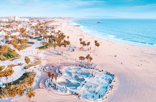 Enjoy a Hassle-Free Stay! Pet-Friendly, Short Drive to Hermosa Beach Pier
