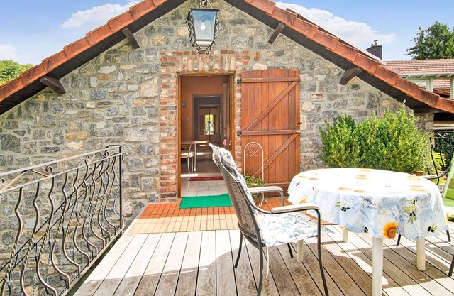Pintoresco Apartamento en Érezée con terraza