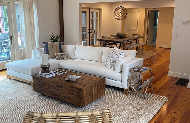 Enjoy a relaxing retreat. Easy access: Beaches, Bike Path, & Great restaurants.
