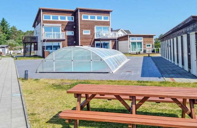 Enjoy a wonderful vacation in this beachfront apartment with pool access.