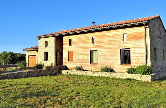 Alojamiento de 3 habitaciones en Larnas
