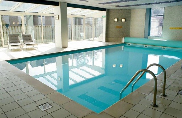 Enjoy Beachside Serenity in 2 Pristine Rooms Close to For Freedom Museum