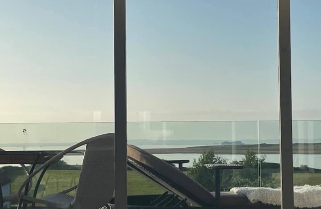 Luxury Home with Hot Tub and Sea view in Aberlady, East Lothian