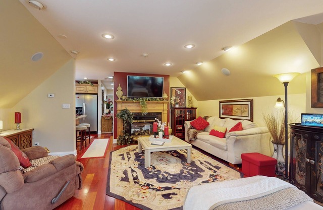 Enjoy luxury and tranquility at Swannanoa Serenity Suites—your perfect getaway