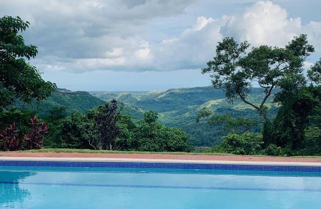 Enjoy Mountain Retreat Close to Panama Beaches
