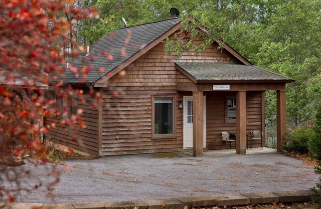 Enjoy Mountain Views, Fire Pit, Grill, Deck & WiFi