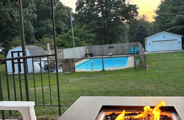 The Maley House-Relaxing Retreat with Private Pool Near Wedding Venue
