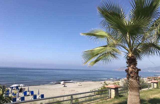 Disfruta del mar y la playa. Море и пляж с вашего балкона.