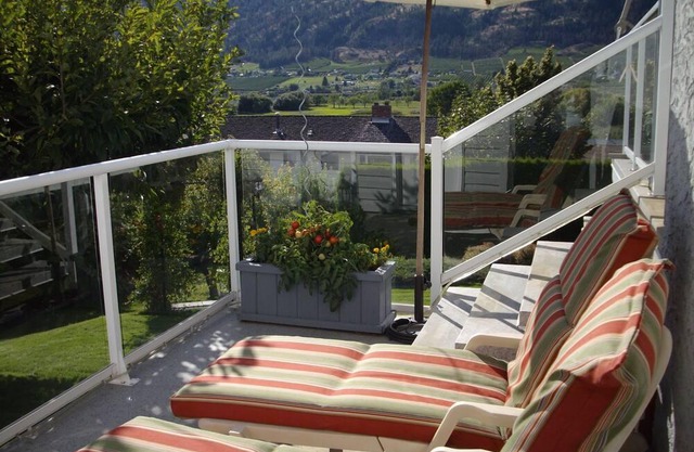 Disfrutar de espectaculares vistas del lago y relajarse en el Lakehouse