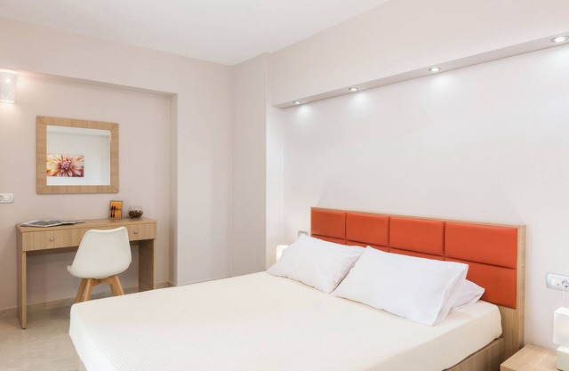 Enjoy Summer from a lux flat steps to Sandy Beach
