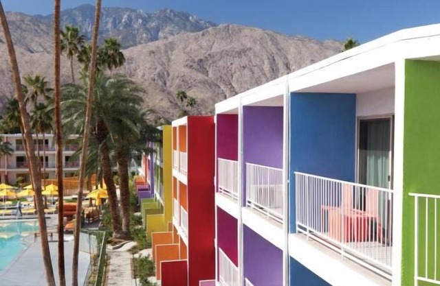 Enjoy the Beauty of Palm Springs with our 3 Spacious Units! Near Palm Canyon