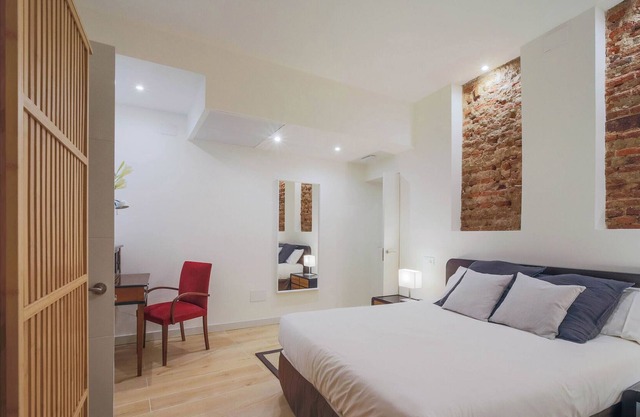 Enjoy the center of Madrid! Sharing Co. 2 Bedroom Apartment