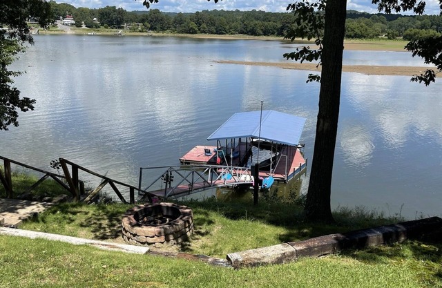 Ask about monthly rates for Dec - Feb! Lake front!