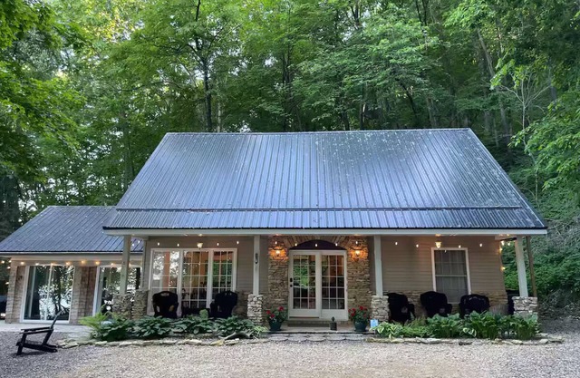 Enjoy the Mississippi 5 minutes from Stone Bluff Cabin! Fishing & Bird Watching!