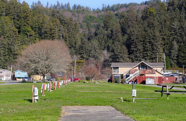 Enjoy this cozy family-style home along the Klamath River, just off HWY 101!