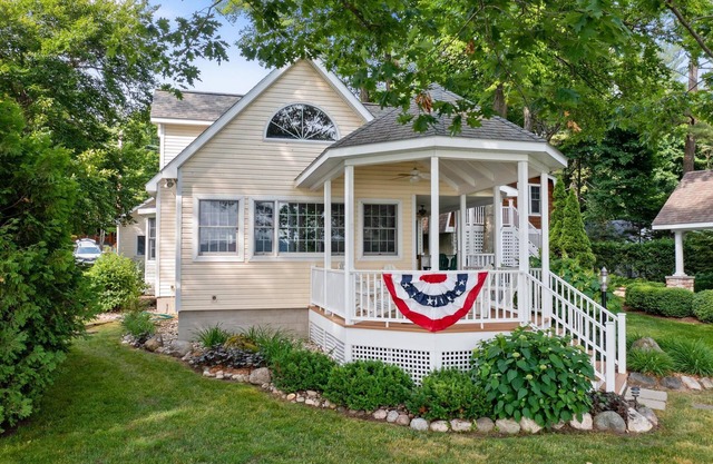 Enjoy Walloon Lake. Enjoy the Walkable Activities. Enjoy Your Vacation!