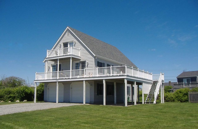 ¡Disfruta de tus vacaciones de verano con vista al mar en Narragansett, Rhode Island!