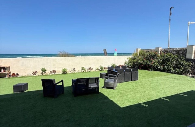 Villa en primera línea de playa, Valencia.