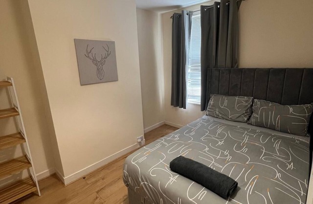 Enjoyable 2 Bedroom Apartment with Private Garden