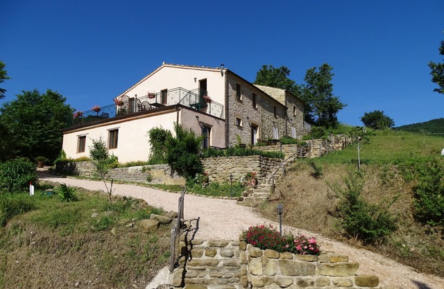 Disfrutar de la naturaleza en Cottage 'La Sole & La Luna' en Le Marche, Italia