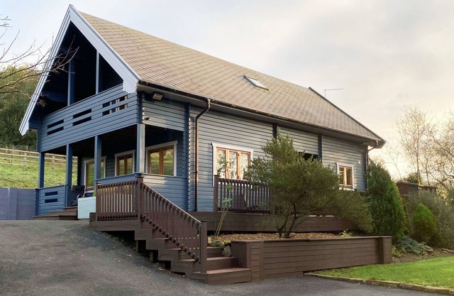 Enlighten Lodge 8 Great Ayton Yorkshire - sleeps 6 guests in 3 bedrooms